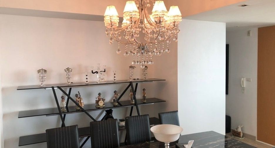 For sale 2 bedrooms condo in Yan Nawa, Bangkok