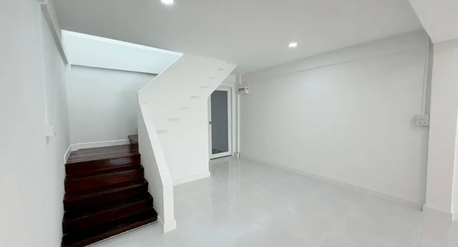 For sale 2 bedrooms house in Lat Phrao, Bangkok