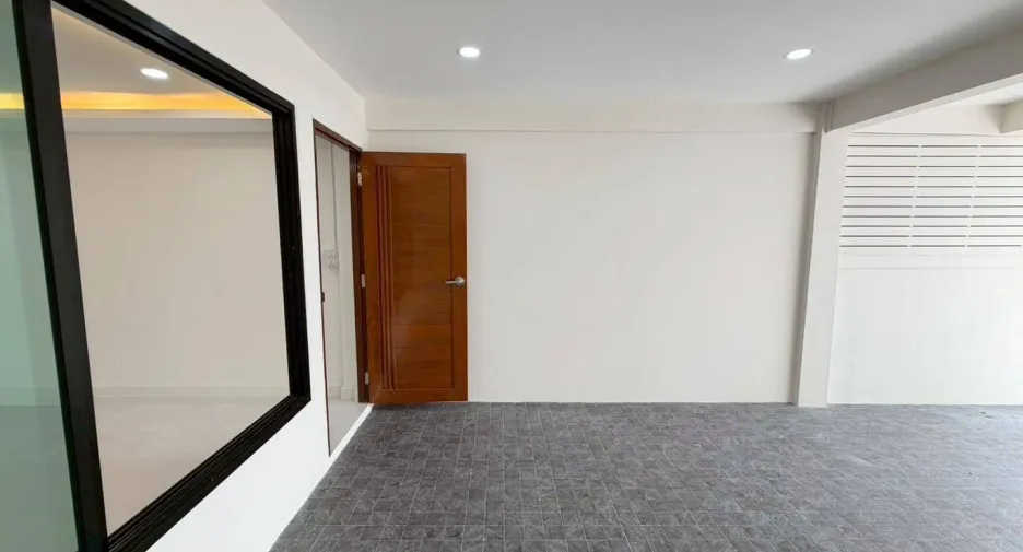 For sale 2 bedrooms house in Lat Phrao, Bangkok