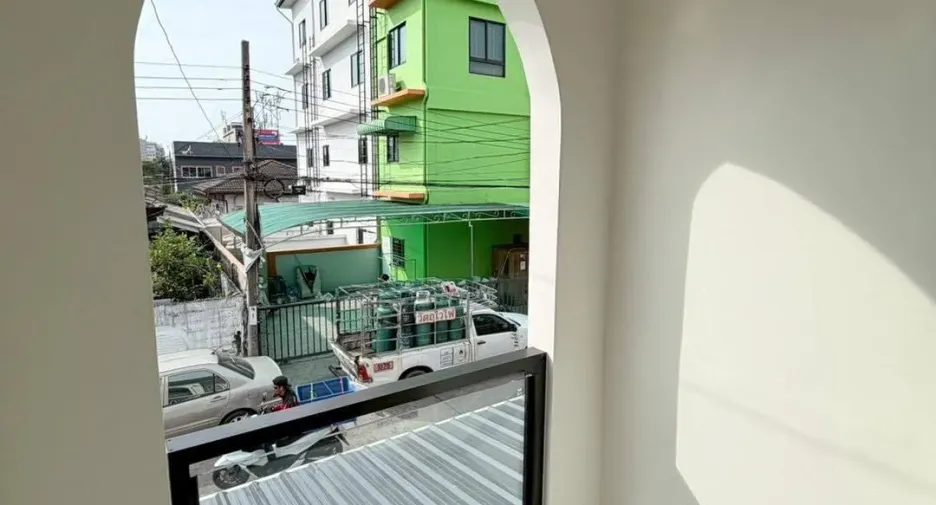 For sale 2 bedrooms house in Lat Phrao, Bangkok