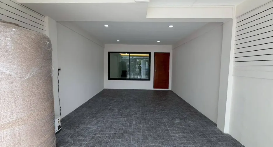 For sale 2 bedrooms house in Lat Phrao, Bangkok