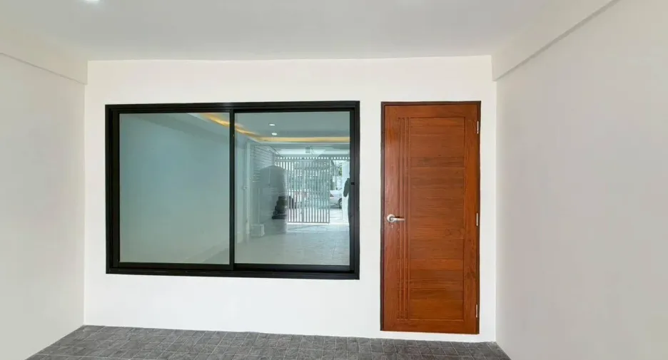 For sale 2 bedrooms house in Lat Phrao, Bangkok