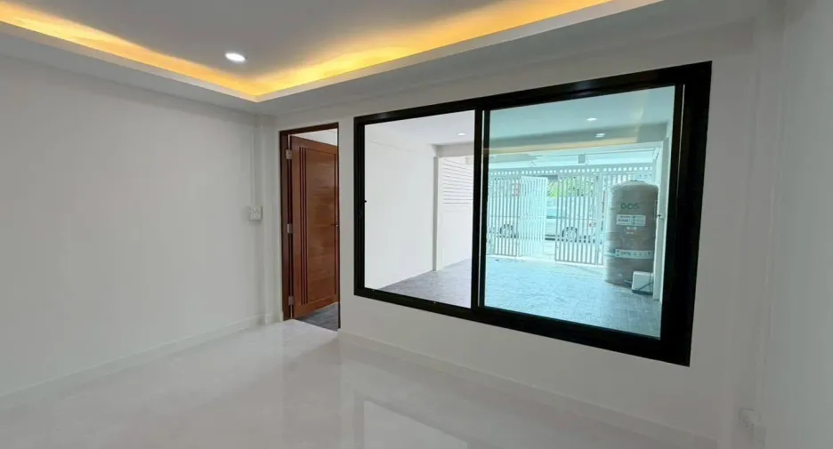 For sale 2 bedrooms house in Lat Phrao, Bangkok