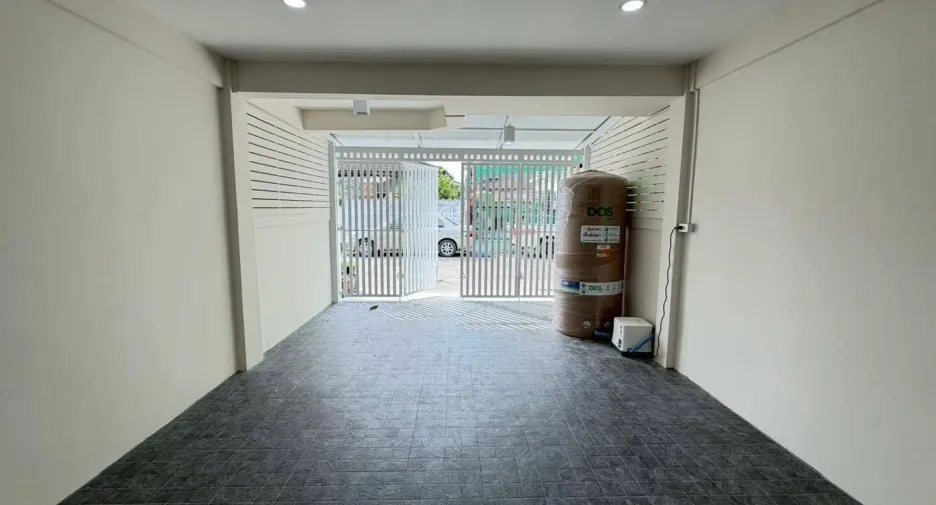 For sale 2 bedrooms house in Lat Phrao, Bangkok