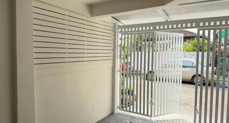 For sale 2 bedrooms house in Lat Phrao, Bangkok