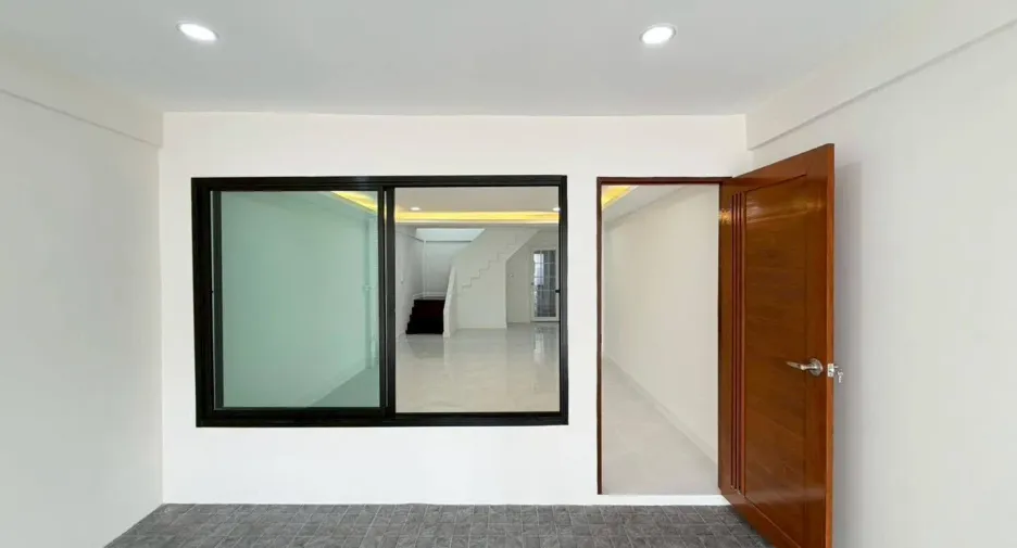 For sale 2 bedrooms house in Lat Phrao, Bangkok
