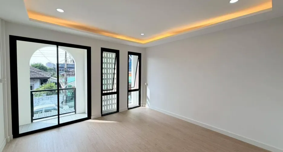 For sale 2 bedrooms house in Lat Phrao, Bangkok