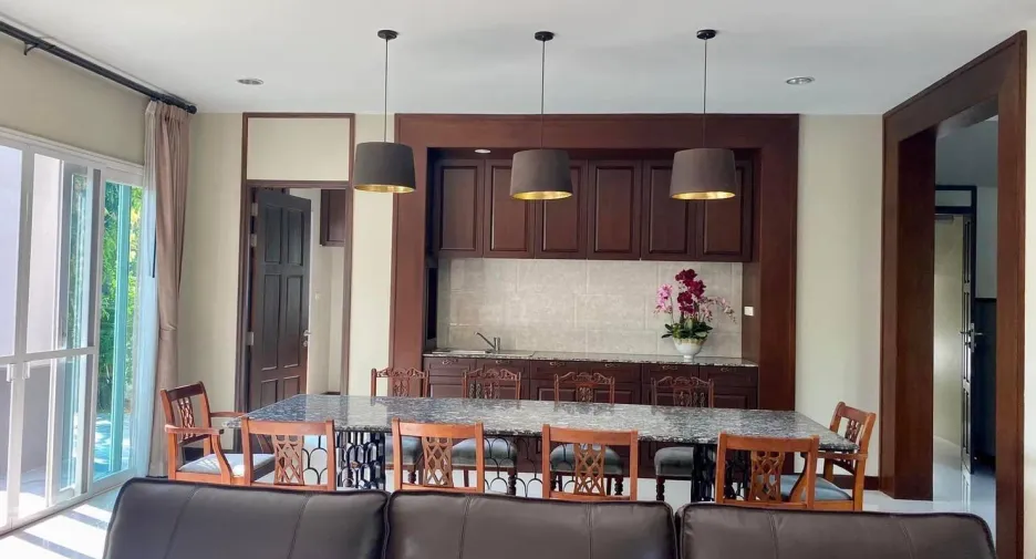 À vendre et à louer 6 chambres villa à San Sai, Chiang Mai
