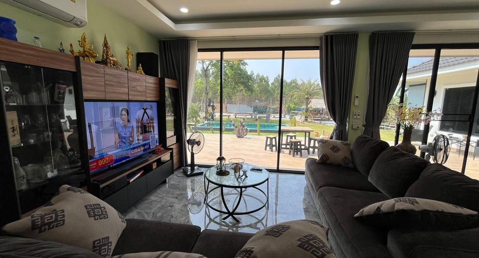For sale 3 bedrooms house in Si Maha Phot, Prachin Buri