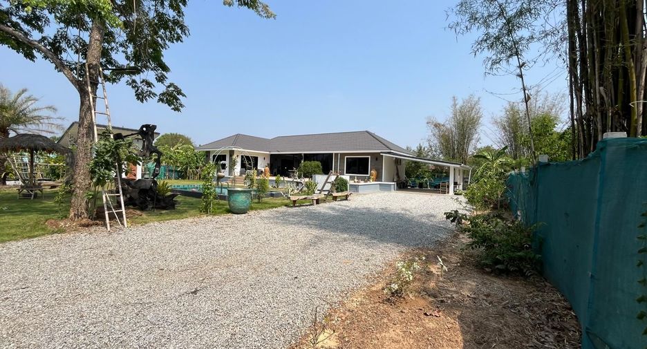 For sale 3 bedrooms house in Si Maha Phot, Prachin Buri