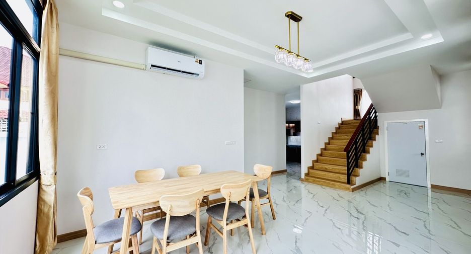 For sale and for rent 4 bedrooms villa in Mueang Chiang Mai, Chiang Mai