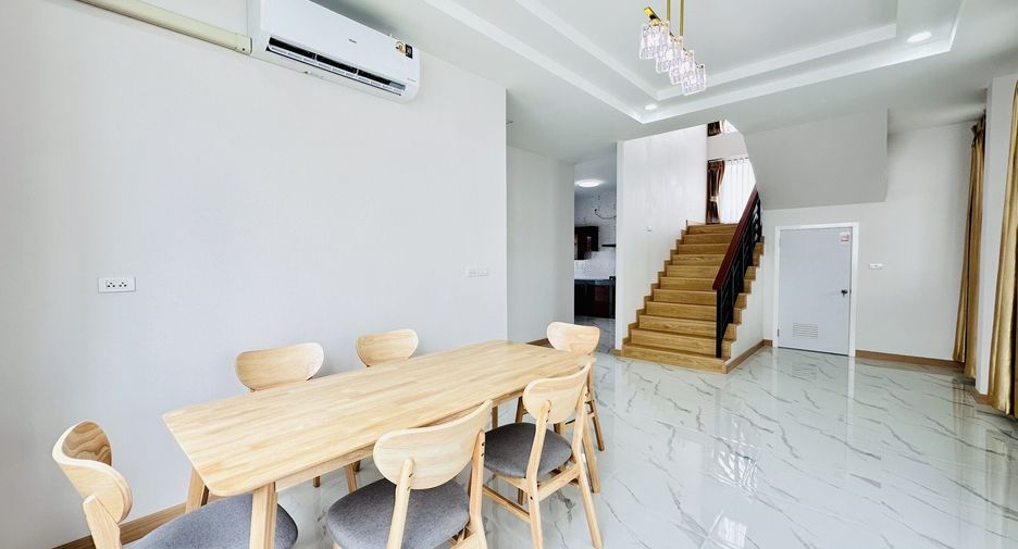 For sale and for rent 4 bedrooms villa in Mueang Chiang Mai, Chiang Mai