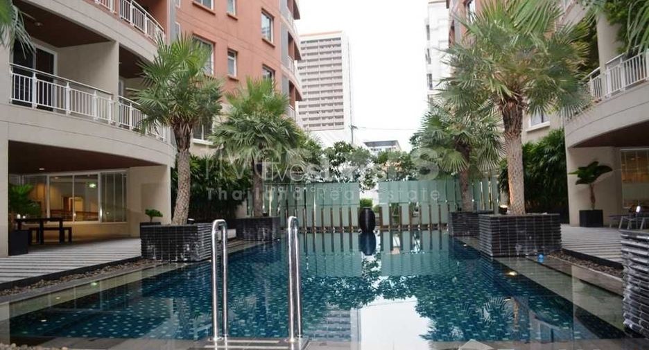 For sale 4 bedrooms condo in Watthana, Bangkok