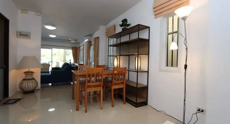 Casa adosada en alquiler de 2 habitaciones en Saraphi, Chiang Mai