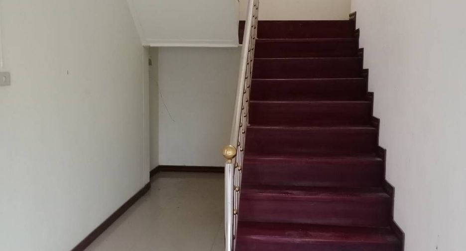 For sale 4 bedrooms house in Mueang Nong Khai, Nong Khai