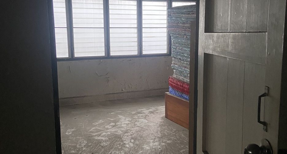 For sale 8 bedrooms retail Space in Mueang Chiang Mai, Chiang Mai