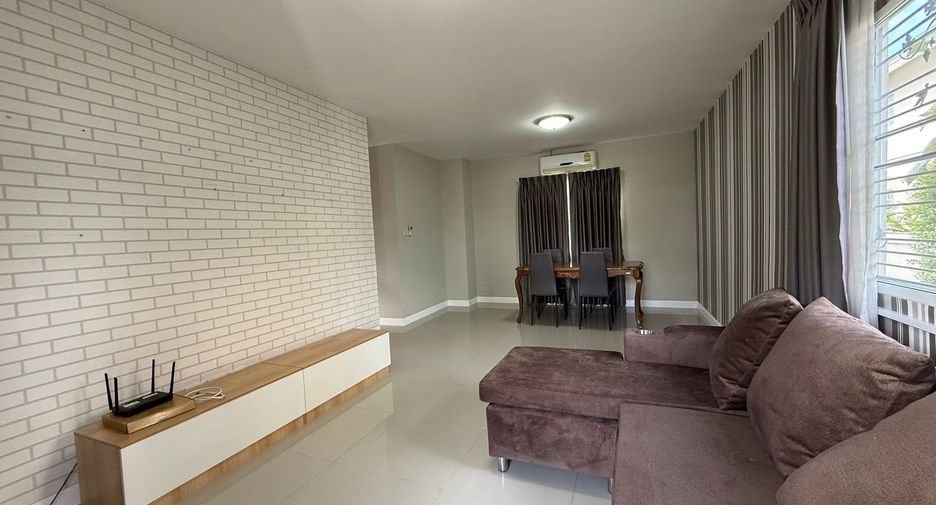 Casa en venta de 3 habitaciones en San Kamphaeng, Chiang Mai