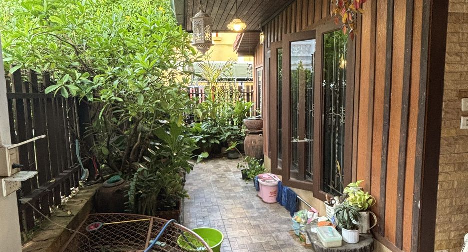 For sale 3 bedrooms townhouse in Hua Hin, Prachuap Khiri Khan
