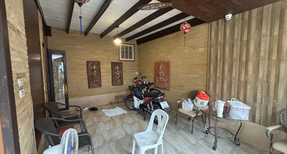 For sale 3 bedrooms townhouse in Hua Hin, Prachuap Khiri Khan