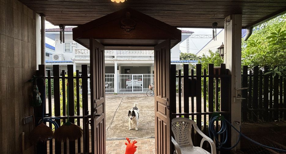 For sale 3 bedrooms townhouse in Hua Hin, Prachuap Khiri Khan