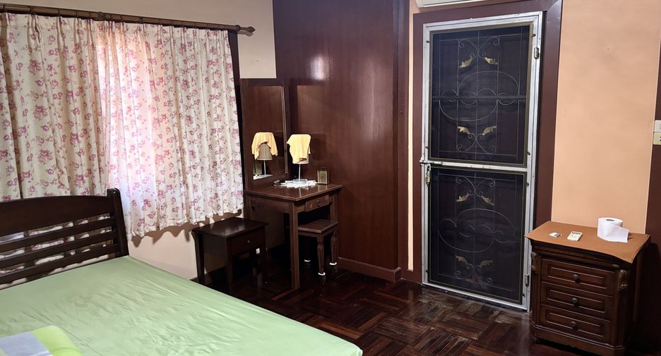 For sale 3 bedrooms townhouse in Hua Hin, Prachuap Khiri Khan