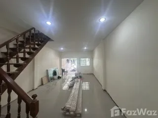 Casa adosada en venta de 2 habitaciones en Ban Pong, Ratchaburi