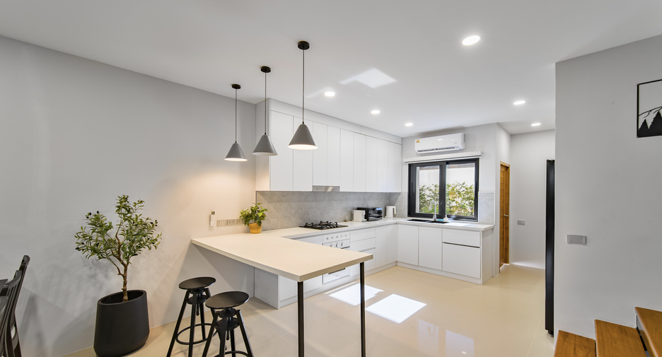 For rent 3 bedrooms townhouse in Ko Samui, Surat Thani