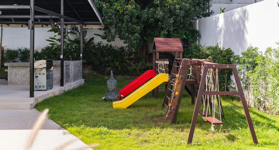 For rent 3 bedrooms townhouse in Ko Samui, Surat Thani