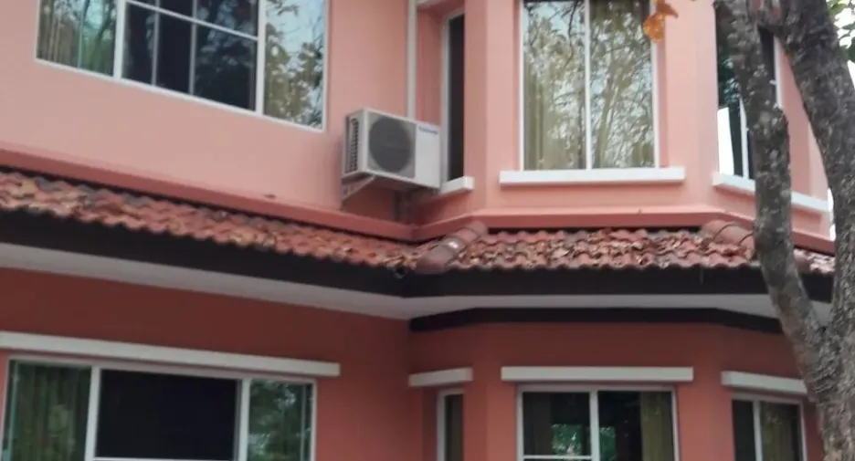 For sale 5 bedrooms house in Hang Dong, Chiang Mai