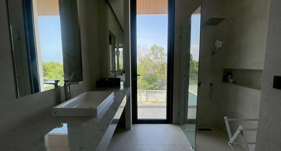 For rent 4 bedrooms villa in Cha Am, Phetchaburi