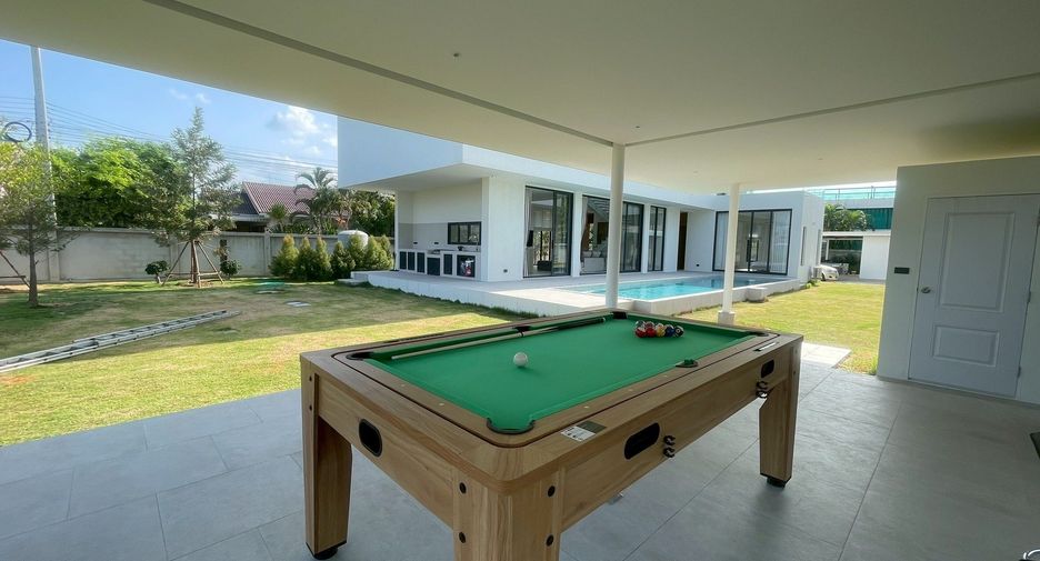 For rent 4 bedrooms villa in Cha Am, Phetchaburi
