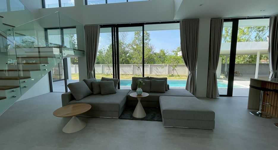 For rent 4 bedrooms villa in Cha Am, Phetchaburi