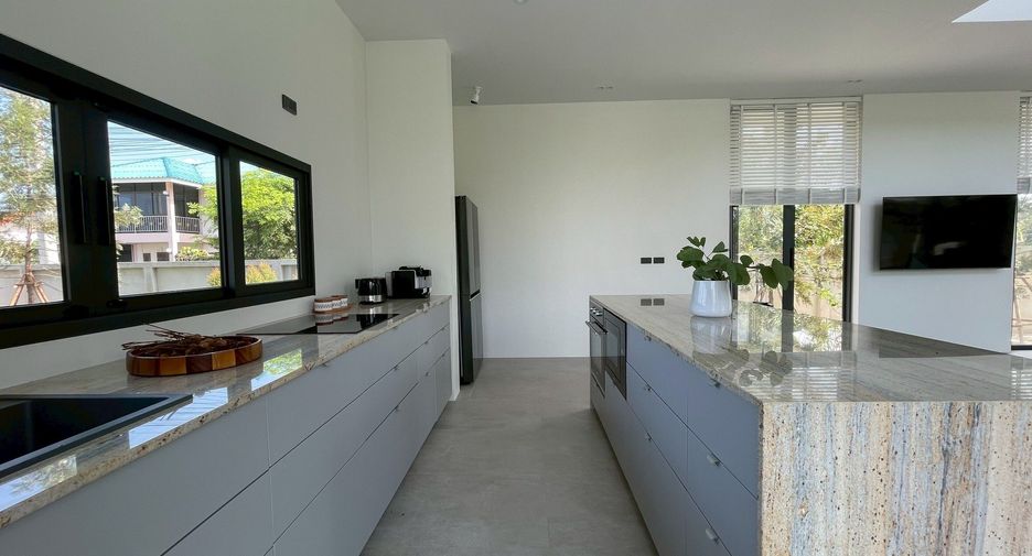 For rent 4 bedrooms villa in Cha Am, Phetchaburi