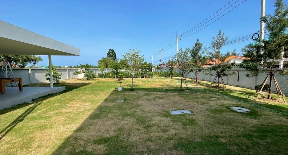 For rent 4 bedrooms villa in Cha Am, Phetchaburi