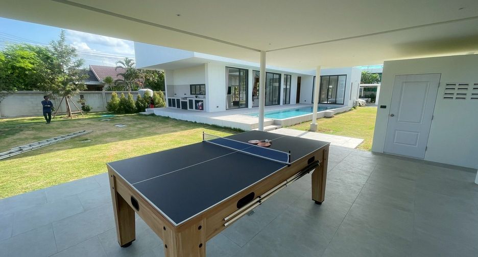 For rent 4 bedrooms villa in Cha Am, Phetchaburi