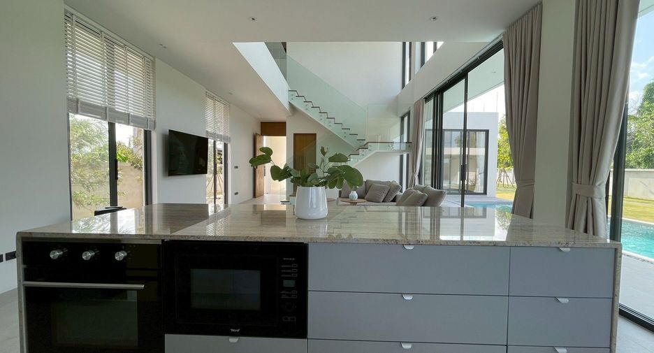 For rent 4 bedrooms villa in Cha Am, Phetchaburi
