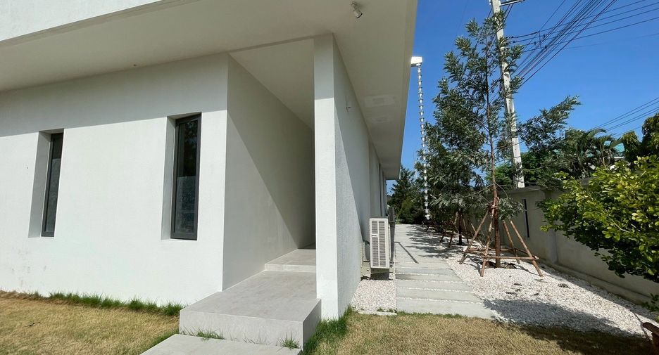 For rent 4 bedrooms villa in Cha Am, Phetchaburi