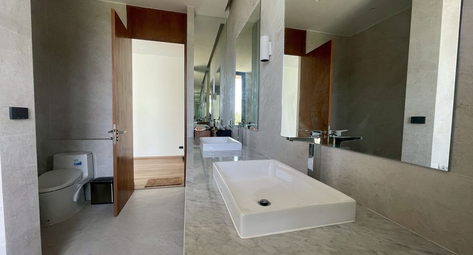 For rent 4 bedrooms villa in Cha Am, Phetchaburi