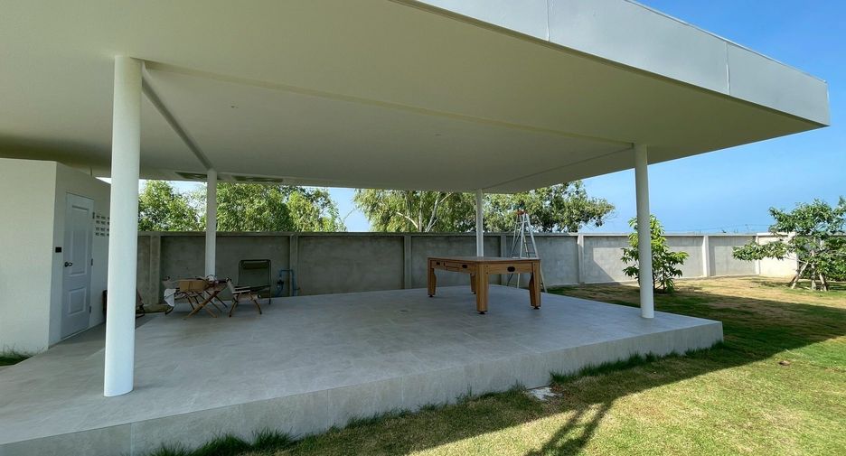 For rent 4 bedrooms villa in Cha Am, Phetchaburi