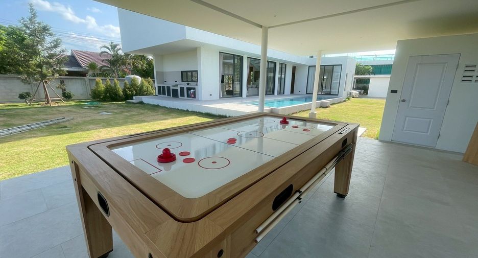For rent 4 bedrooms villa in Cha Am, Phetchaburi