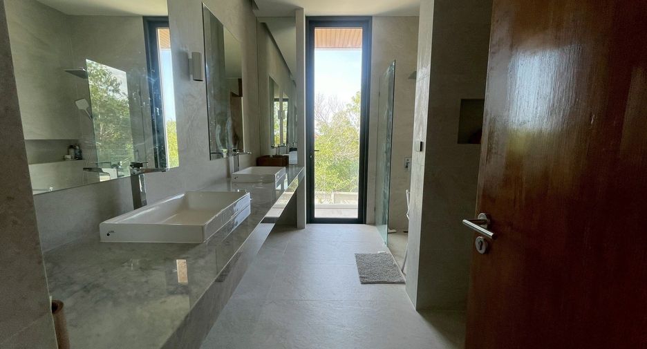For rent 4 bedrooms villa in Cha Am, Phetchaburi