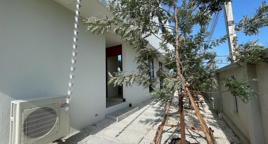For rent 4 bedrooms villa in Cha Am, Phetchaburi