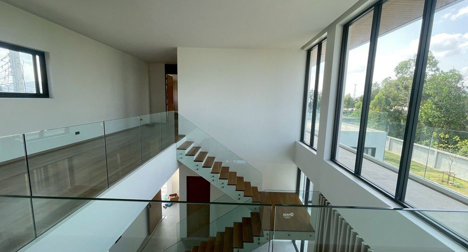 For rent 4 bedrooms villa in Cha Am, Phetchaburi