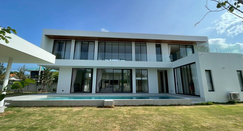 For rent 4 bedrooms villa in Cha Am, Phetchaburi
