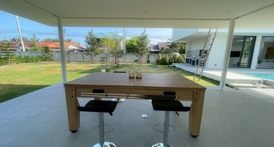 For rent 4 bedrooms villa in Cha Am, Phetchaburi