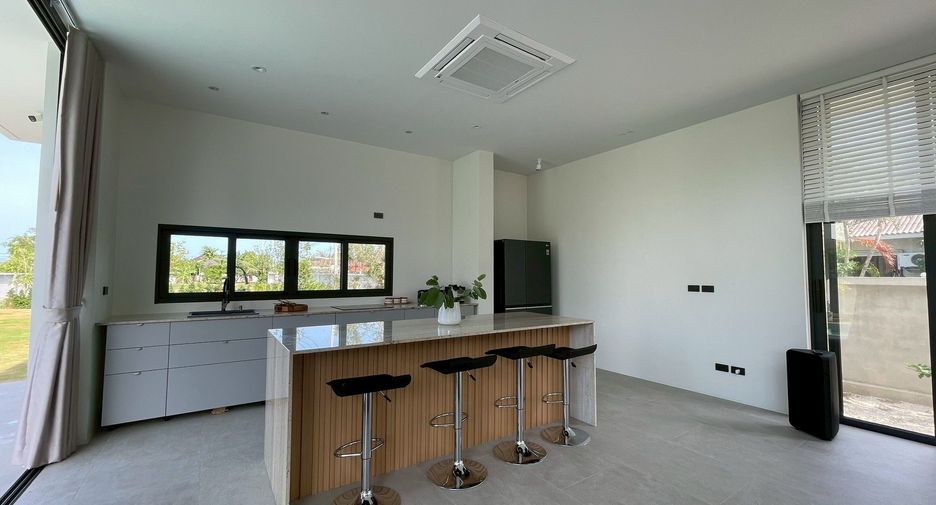For rent 4 bedrooms villa in Cha Am, Phetchaburi