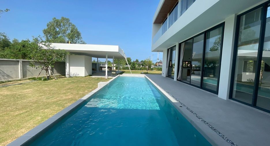 For rent 4 bedrooms villa in Cha Am, Phetchaburi