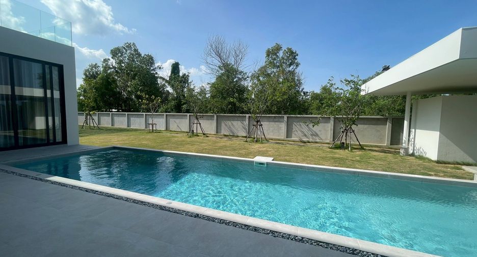 For rent 4 bedrooms villa in Cha Am, Phetchaburi
