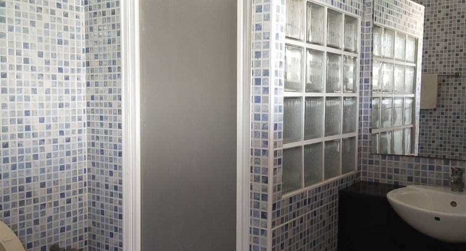 For sale 3 bedrooms condo in Si Racha, Chonburi