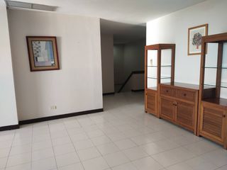 出售 和 出租 3 卧室 公寓 在 Si Racha, Chon Buri